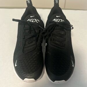 Nike sneakers in size 6.5 black